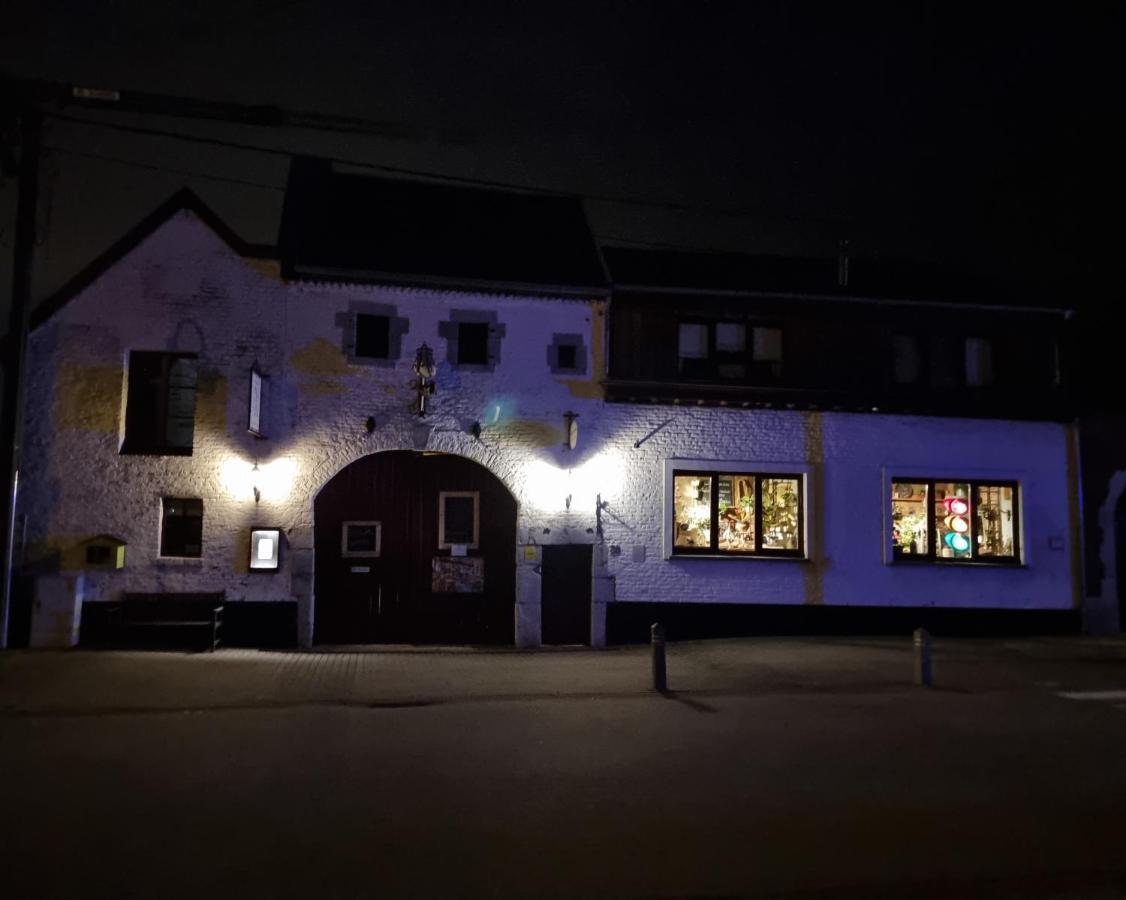 Een Vleugje Wellness In De Voerstreek - Bed & Brocante Onder De Poort Voeren Esterno foto